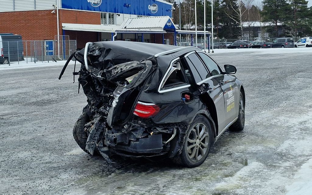Taksin­kuljettaja kuoli liikenne­onnettomuudessa Tampereella