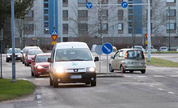 Juhannuksen Menoliikenne Käynnissä Vielä Ei Ole Nähty Ruuhkan Huippuhetkeä