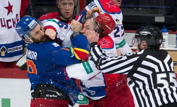 Jokerit on KHL:ssä pelatessaankin Liigan kuuma peruna. Narripaitojen Semir Ben-Amor väänsi viime sunnuntaina ZSKA Moskovan Igor Markovia vastaan.