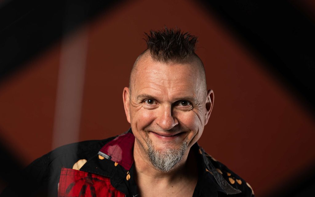 Klamydian keikka Vantaan Tuli­suudelmassa epäonnistui täysin – Vesku Jokiselta raju avautuminen: ”Anteeksi kaikille”