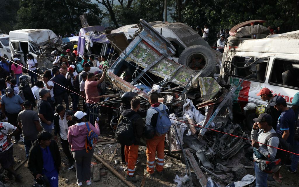 Ainakin 14 kuollut pommi-iskussa Kolumbiassa