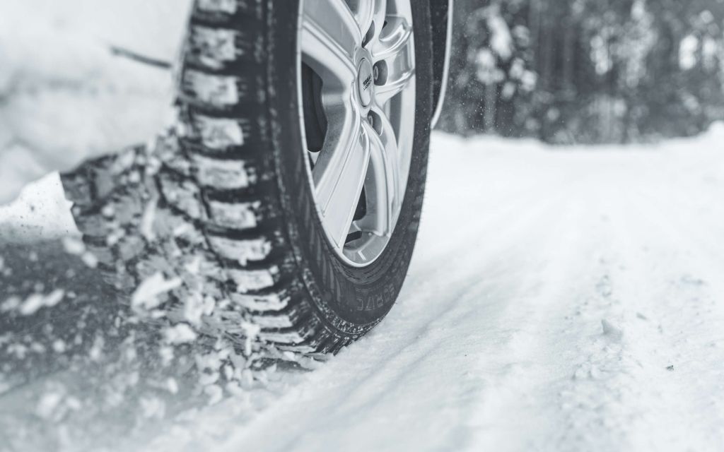 Suurin osa suomalaisista autoilijoista ei tiedä tätä asiaa autonsa renkaista