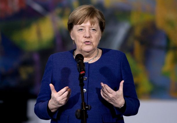 Väkiluvultaan EU:n suurin valtio, Saksa, on saanut koronakuolemat kuriin naapureitaan paremmin. Kuvassa liittokansleri Angela Merkel.