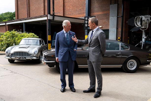 Prinssi Charles vieraili kesällä James Bond -elokuvan kuvauksissa.