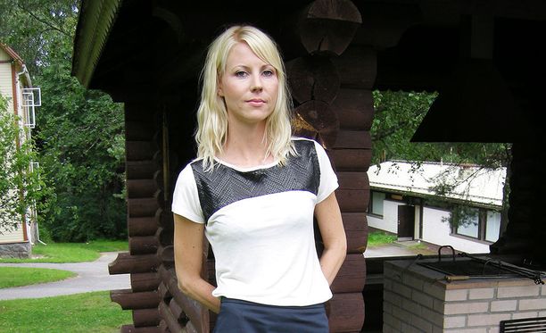 Torstaina Jessikka Aro kertoi oikeudessa siitä, miten Johan Bäckmanin toiminta on vaikuttanut hänen elämäänsä.