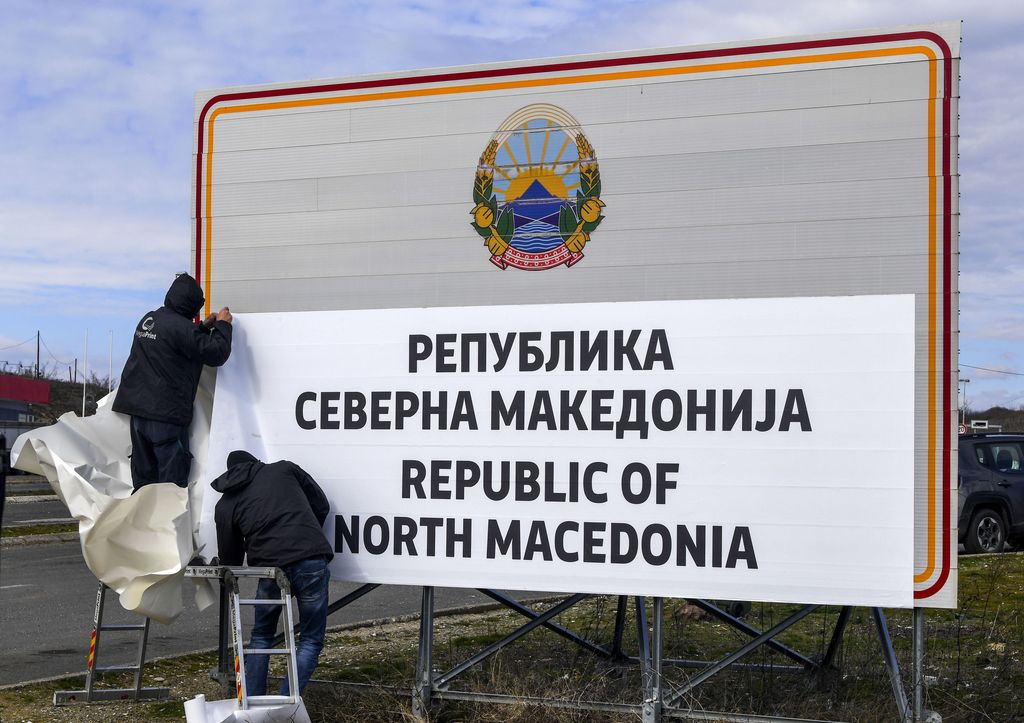 Eurooppaan syntyi uuden niminen valtio - Pohjois-Makedoniassa alkoi mittava kylttien vaihto