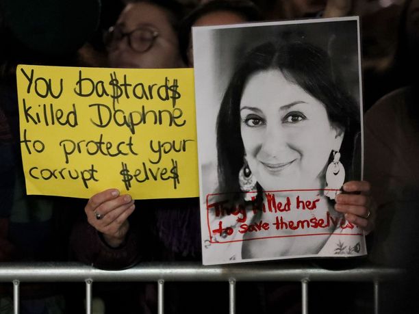 Maltan hallitus kokoontui hätäkokoukseen torstai-iltana toimittaja Daphne Caruana Galizian murhaa koskevan tutkinnan vuoksi.