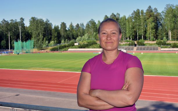 Keihäänheiton kaksinkertainen Suomen mestari Heidi Nokelainen avaa kilpailukautensa 2020 lauantaina Vantaalla.