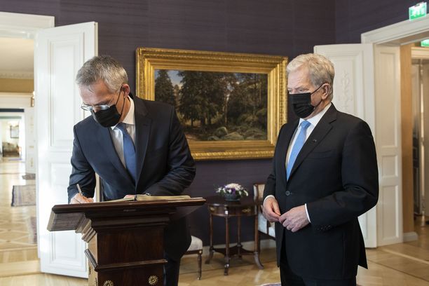 Naton pääsihteeri ja tasavallan presidentti Sauli Niinistö tapasivat maanantaina Presidentinlinnassa.