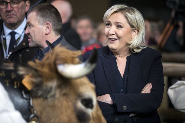 Marine Le Pen jatkaa puolueensa johdossa.