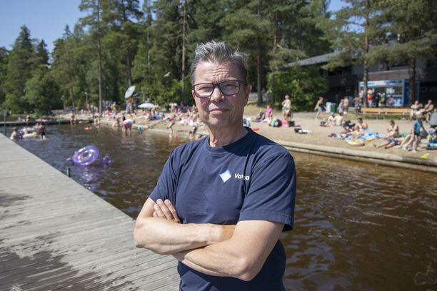 Vantaan uimarantojen uinninvalvojien esimies Markku Tiusanen kertoo, että Kuusijärven uimarannan karmaiseva tilanne tapahtui uinninvalvonta-aikojen ulkopuolella. 