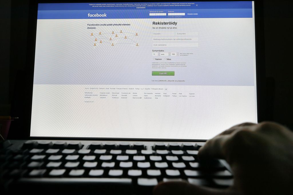 Facebook poisti satoja valeprofiileja ja -sivustoja - toimintaa ohjattiin Venäjältä