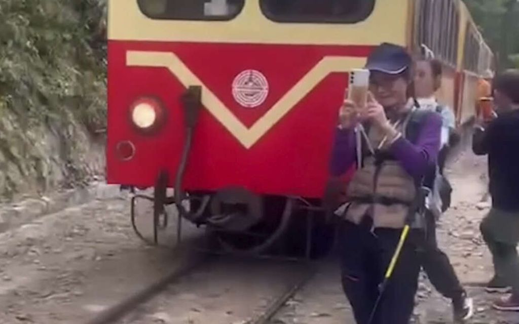 Video ei herkille: Turistin kuvaushetki Taiwanissa oli päättyä huonosti