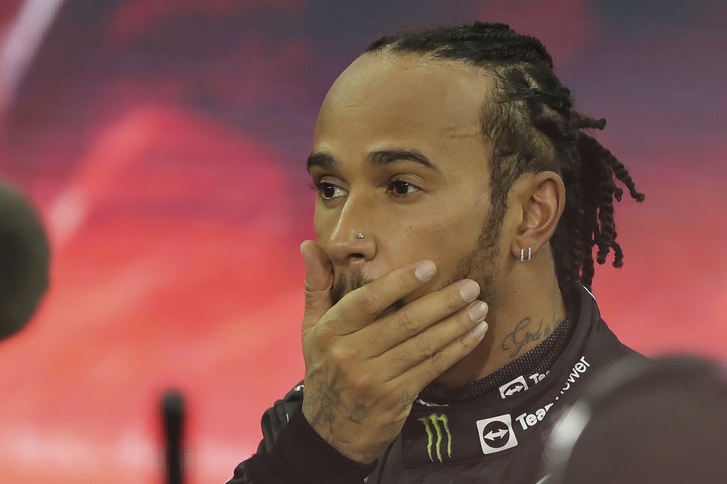 Lewis Hamiltonin pitkä hiljaisuus päättyi! Julkaisi mystisen viestin
