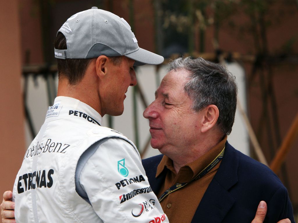 FIA-pomo Jean Todt oikoi väitteitä yhteisestä tv-hetkestään Michael Schumacherin kanssa - lipsautti samalla paljonpuhuvan vihjauksen saksalaislegendan tilasta