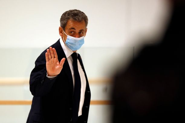 Presidentti Nicolas Sarkozy kuvattuna oikeudessa Pariisissa marraskuussa.
