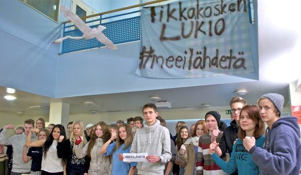 #meeilähetä &#8211; on Tikkakosken lukiolaisten viesti Jyväskylän päättäjille. Samalla oppilaat kritisoivat myös maan hallitusta, joka säästöillään uhkaa romuttaa Suomen koulujärjestelmän.