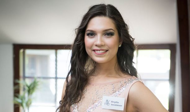 Puoleksi thaimaalainen Birgitta Venäläinen pääsi 20 parhaan joukkoon Miss Suomi -kilpailussa.