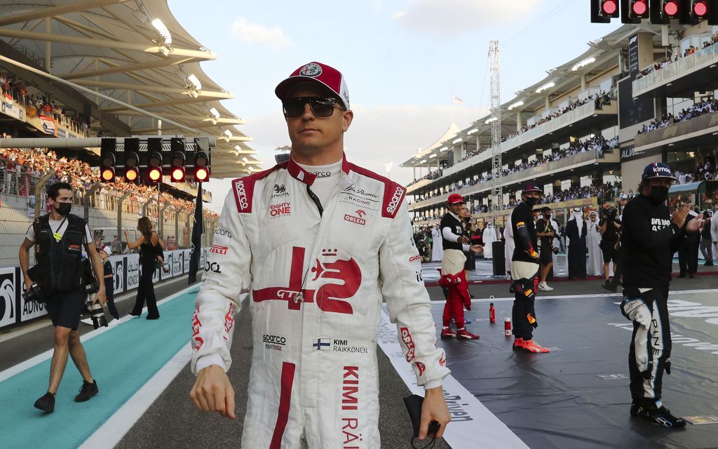 Video: näin Kimi Räikkönen tykittää uudella kilpa-autollaan – teki paljastuksen paluustaan