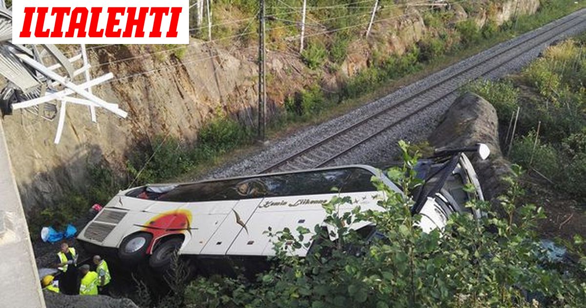 Kuopion bussiturman tapahtumakulku pääosin selvillä: Kuljettaja havahtui tilanteeseen liian myöhään, kun törmäys oli jo väistämätön - 4 ihmistä kuoli