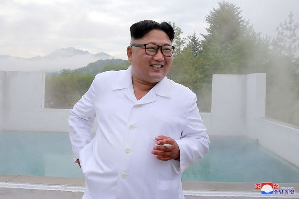 Kim Jong-un Pohjois-Korean valtiollisen uutistoimiston KCNA:n elokuussa julkaisemassa kuvassa.