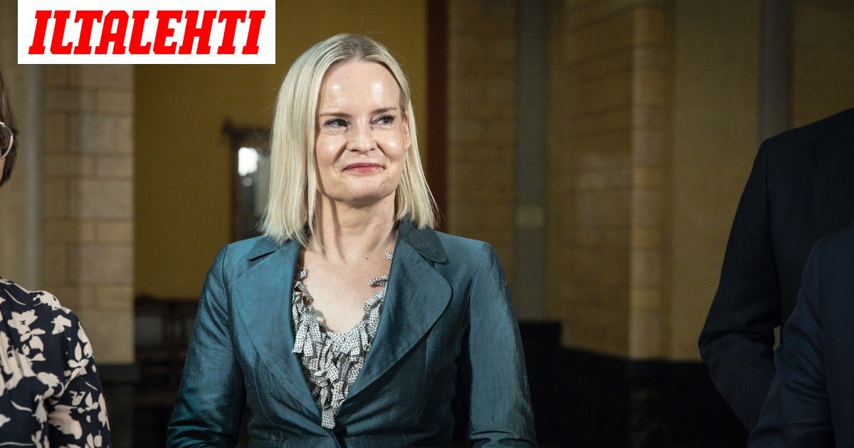 Suomen luottoluokitus laski jälleen – Nyt puhuu Riikka Purra