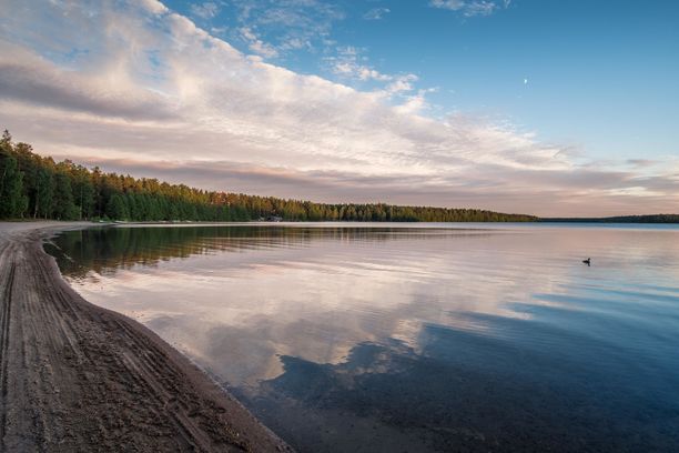 Nurmijärven Sääksjärvi on ihanan kirkasvetinen.