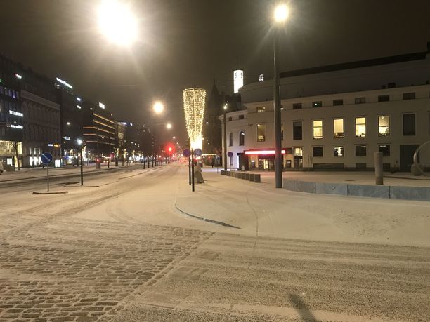 Helsingin kadut voivat saada lumipeitteen viikonloppuna, mikäli ”sadeluikero” pääsee ujuttautumaan rannikon ylle.