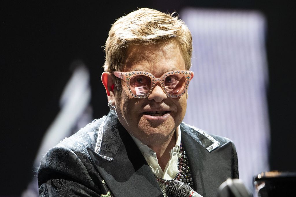Venäläiset sensuroivat Elton Johnin elokuvasta homoseksin ja huumeet – tähti jyrähti Twitterissä: ”Kiellämme tämän jyrkästi”