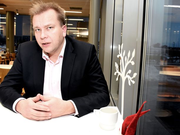 Antti Kaikkonen lähtee kevään eduskuntavaaleihin tavoittelemaan viidettä kautta kansanedustajana. Keskustan puheenjohtajuutta hän sanoo pohtivansa vasta myöhemmin, jos kisaan lähtemiseen on tarpeeksi kannatusta.