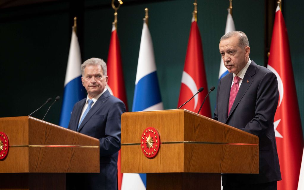 Sauli Niinistö paljastaa kirjassa, miten Suomea riepoteltiin kulissien takana Nato-haussa