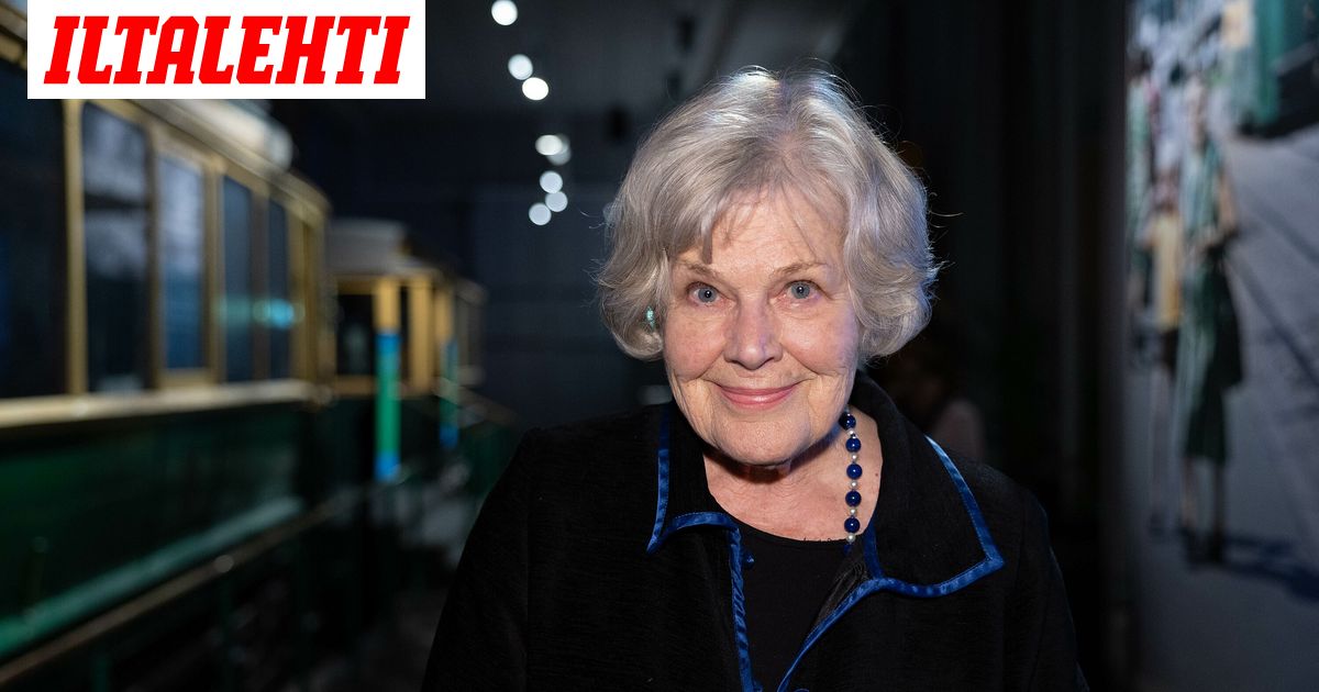 Elisabeth Rehn katsoi aamulla puhelintaan ja hämmästyi – ”Huvittui ...