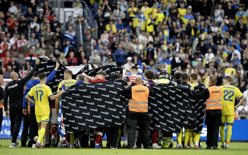 Christian Eriksen romahti kentän pintaan – Joukkuekaveri ker