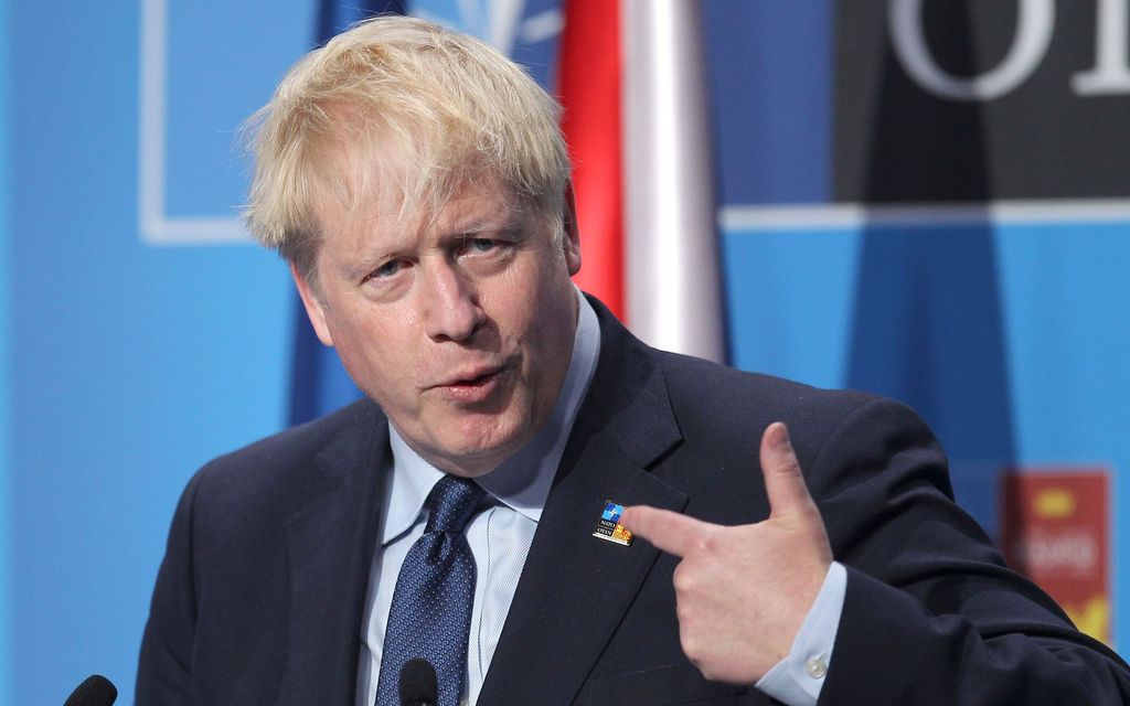 Ovatko Britannian Johnsonin päivät pääministerinä luetut? Kolme mahdollista skenaariota
