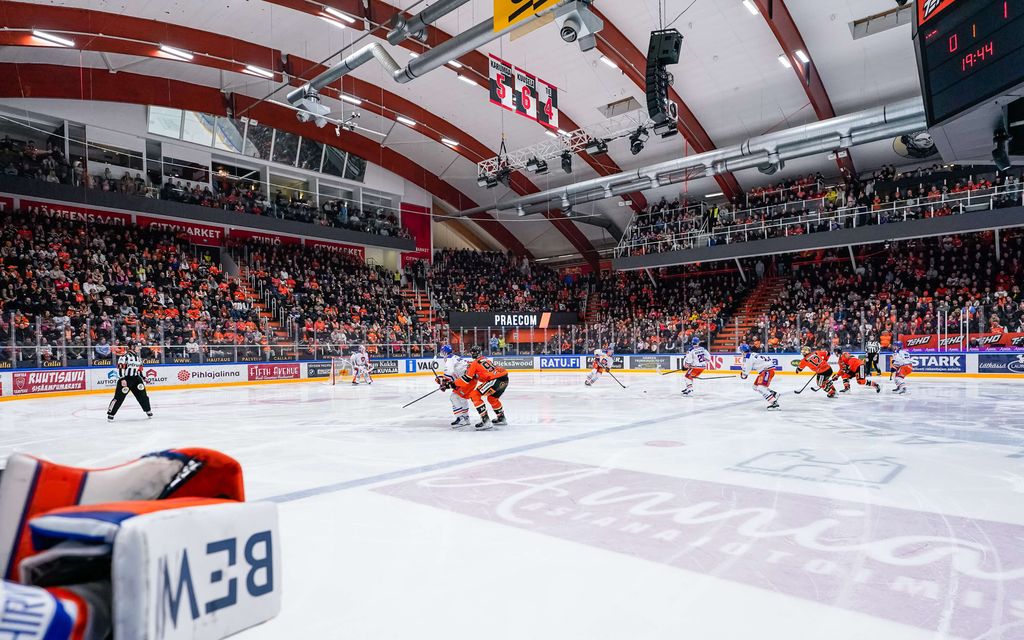 Harvinainen näky SM-liigakatsomossa – Hornankattila heräsi