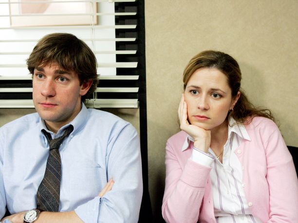 Kaikilla työpaikkaromansseilla ei ole yhtä onnellista loppua kuin Konttori-sarjan Jimin ja Pamin suhteella.