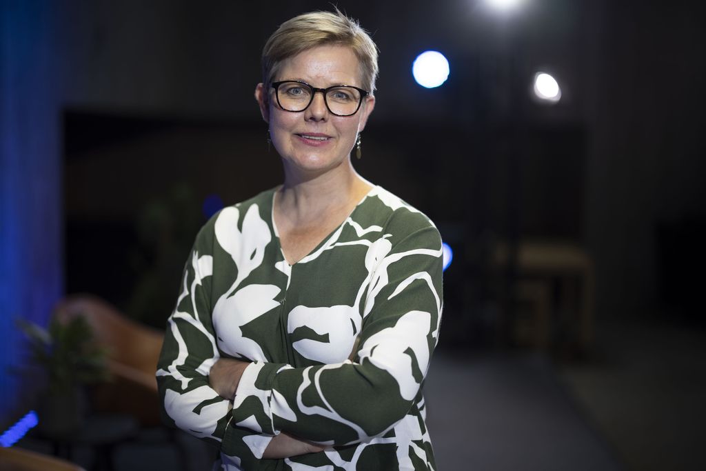 Sisäministeri Mikkonen: Hallitus helpottaa turvapaikan saaneiden perheen­yhdistämistä
