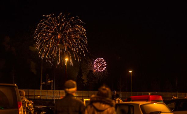 Suomen suurin ilotulitus aiheutti massiivisen ruuhkan Kotkassa