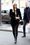 Mallilegenda Kate Moss rakastaa mustia pillifarkkuja ja leggingsejä, jotka hän yhdistää mielellään muhkeisiin vintage-turkiksiin. Tämä puhvihihainen samettibleiseri tuo kivaa tasapainoa kapealinjaiseen alaosaan. 