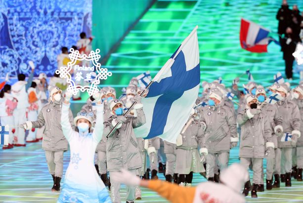Pekingin avajaiset: Suomen joukkue marssi stadionille tässä asussa