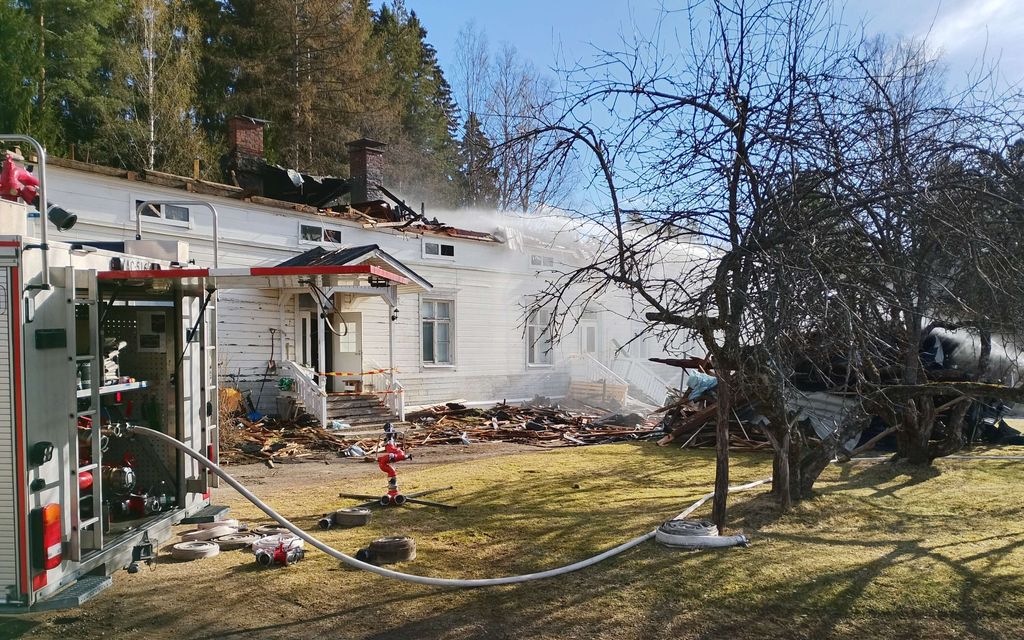 Lohduton näky: Yli 160-vuotias rakennus tuhoutui palossa