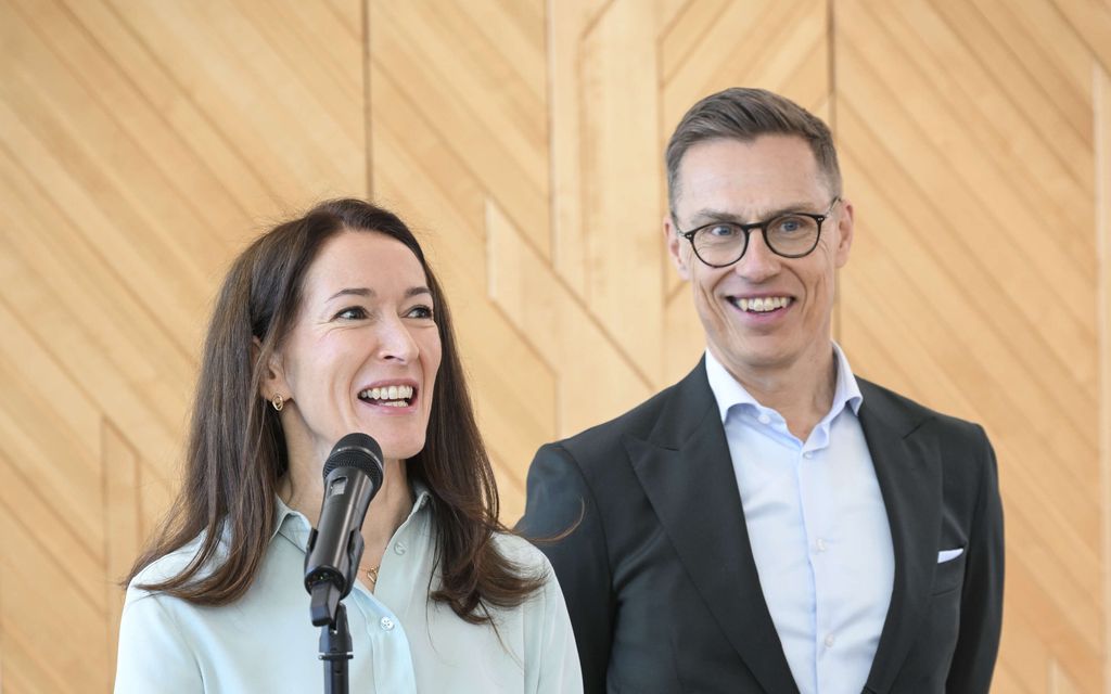 Kiusallinen hetki Presidentin­linnassa – Katso vid