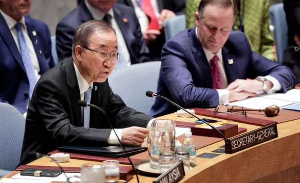 YK:n pääsihteeri Ban Ki-moon varoittaa ns. bunkkeripommien pudottamisen saattavan olla sotarikos.