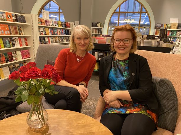 Leeni Peltonen ja Minna Huotilainen ovat kirjoittaneet Uuden ajan muistikirjan, joka kertoo tämän ajan muistin haasteista ja antaa neuvoja selviytyä.