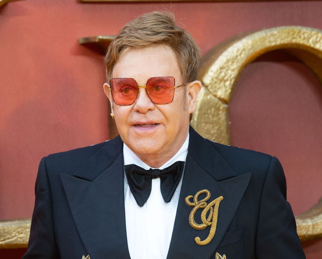 Laulaja Elton Johnilta harvinaisen avoin päivitys - juhlistaa alkoholitonta elämää jakamalla tarinansa
