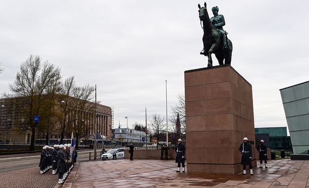 IL selvitti: Nämä ovat Suomen kalleimmat patsaat - Mannerheimin kanssa ei  kukkaronnyörejä kiristelty