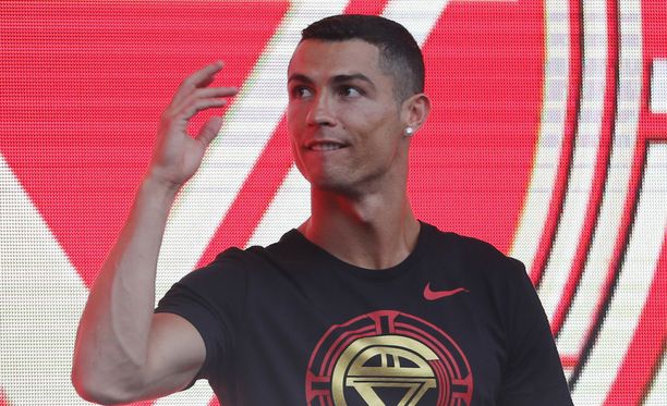 Cristiano Ronaldo kuittaa vankilatuomion 19 miljoonan euron sakoilla.
