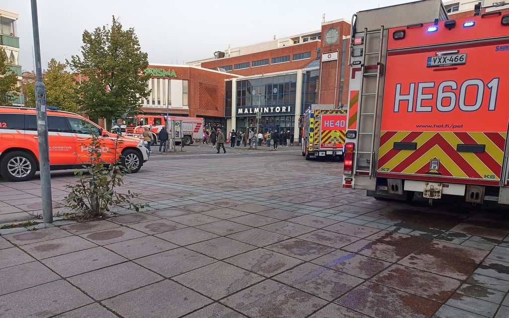 Epäilty tuhotyöläinen iski Malmin kauppa­keskukseen – Koko rakennus tyhjennettiin
