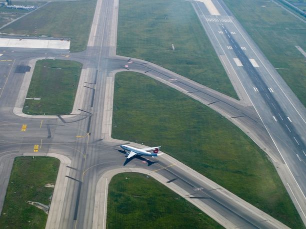 Lentokone joutui palaamaan Leonardo da Vinci (Fiumicino) -lentokentälle. Arkistokuva.