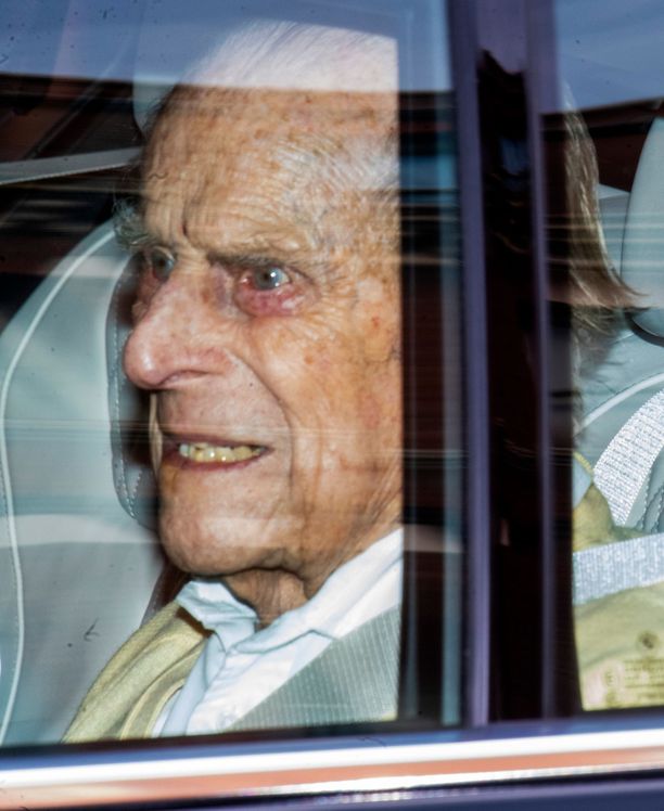 Prinssi Philip kotiutettiin sairaalasta neljän viikon jälkeen.